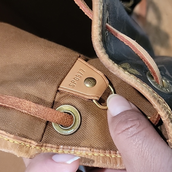 lv mini mountsouri backpack monogram canvas - Picture 6 of 14